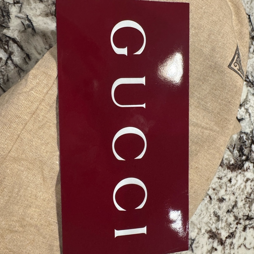Gucci Marmont Leather Flat Sandals - Picture 8 of 11